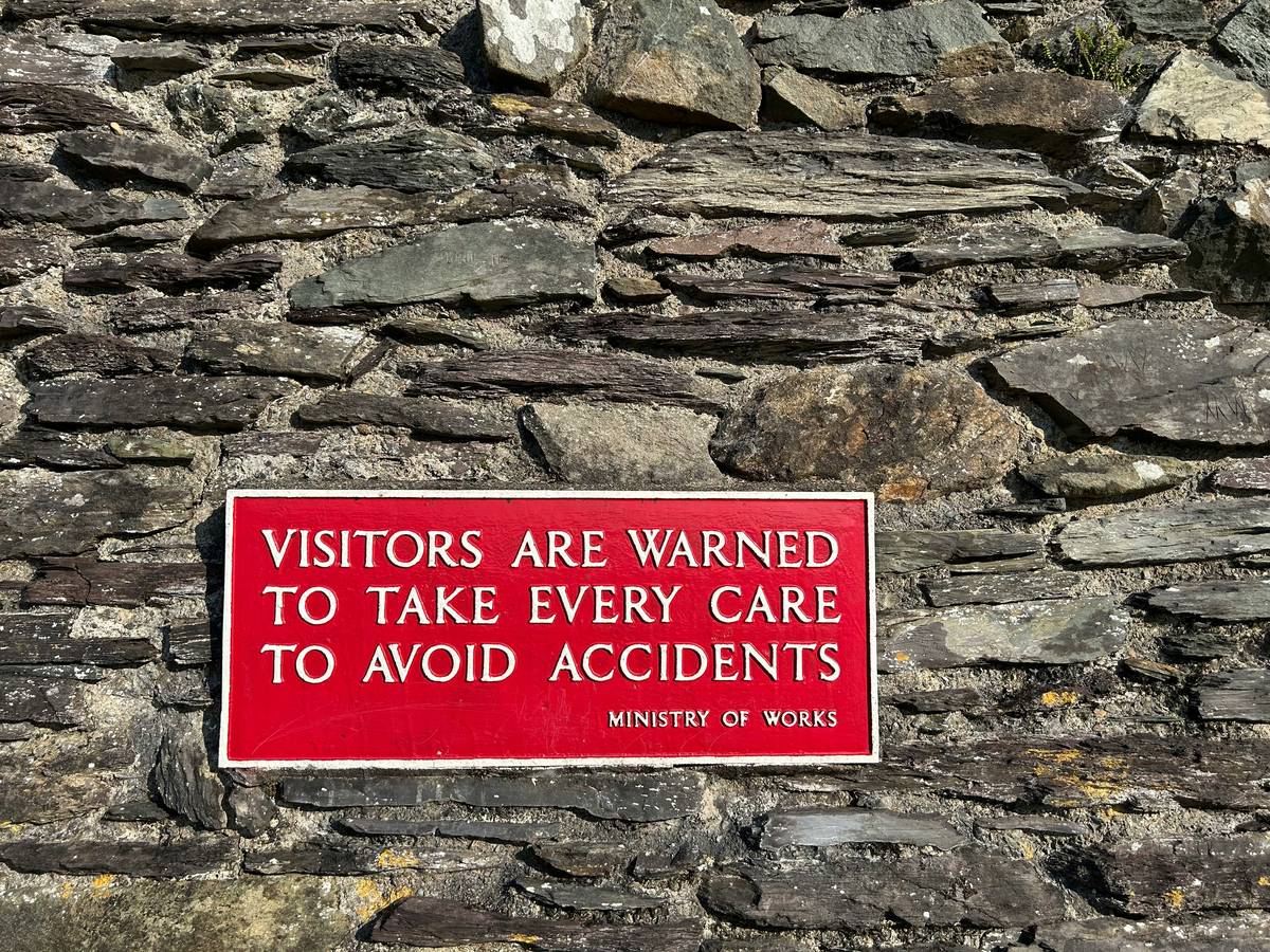 Infographic showing global kidnapping statistics and benefits of safe habits