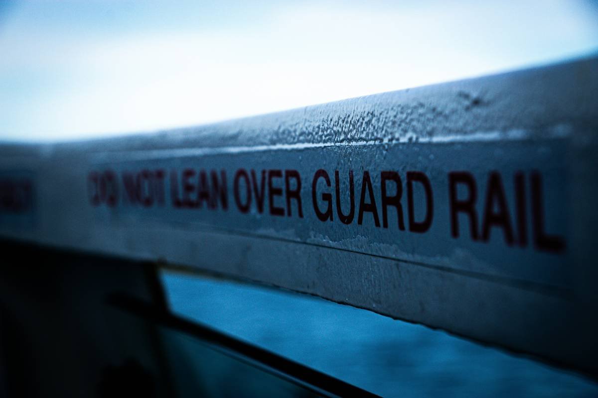 Bar chart showing 24% global increase in kidnappings from 2022 to 2023, with hotspots in Latin America and Southeast Asia